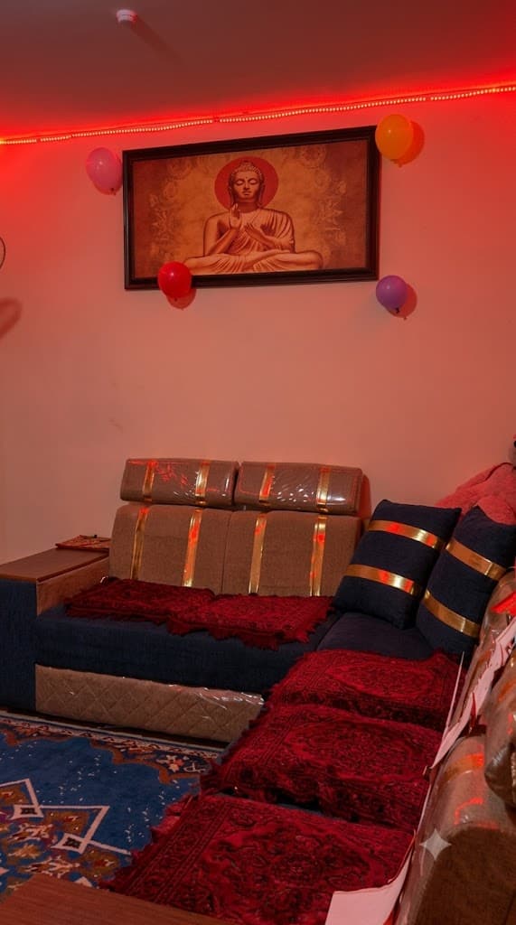 Room with Bed — photo 1 of 2